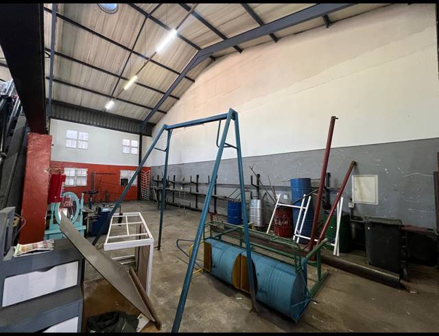 279M² WAREHOUSE TO LET IN LASER PARK